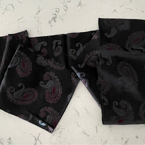 Paisley Patterned Scarf - Picture 3 of 4